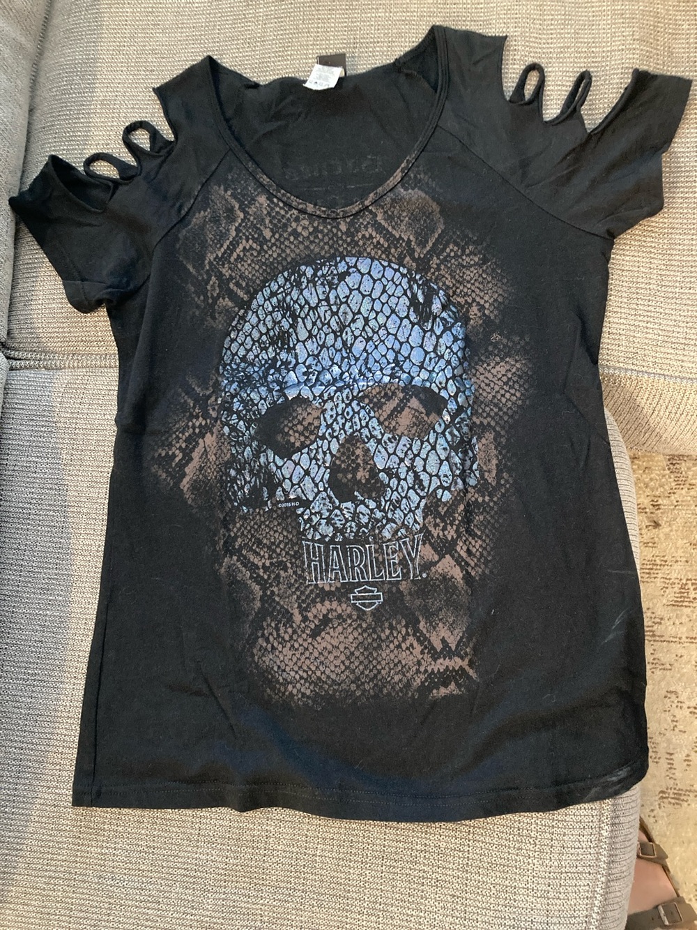 Harley-Davidson Black Short Sleeve Cold-Shoulder Tee with Blue Skull Graphic